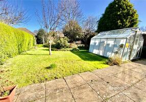 Picture #4 of Property #1221038541 in Pauntley Road, Mudeford, Christchurch BH23 3JW