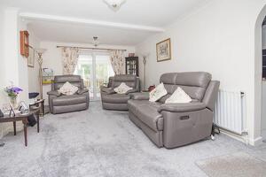 Picture #1 of Property #1221085041 in Totton SO40 3DN