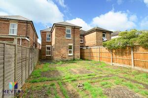 Picture #10 of Property #1222168641 in Nortoft Road, Charminster BH8 8PZ