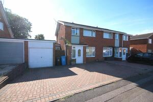 Picture #0 of Property #1224220041 in Verity Crescent, Poole BH17 8TL