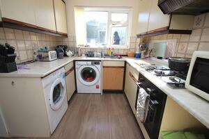 Picture #5 of Property #1224220041 in Verity Crescent, Poole BH17 8TL