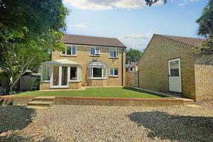 Picture #1 of Property #1225150341 in Verwood BH31 6PQ