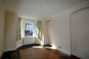 Picture #2 of Property #1229487831 in Middle Road, Lymington SO41 9HF