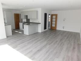 Picture #3 of Property #1230367641 in Jumpers Avenue, Christchurch BH23 2EP