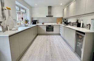 Picture #7 of Property #1232301741 in St Leonards Way, Ashley Heath BH24 2HS