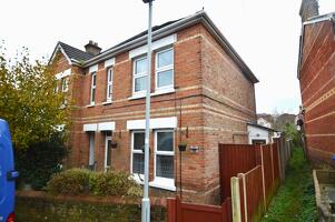 Picture #0 of Property #1237355241 in Gwynne Road, Poole BH12 2AS