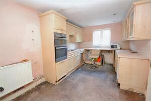 Picture #1 of Property #1238123541 in Verwood BH31 6QA