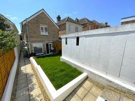Picture #23 of Property #1239778341 in Lyell Road, Parkstone, Poole BH12 2NE