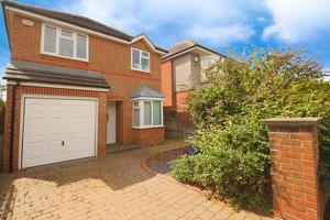 Picture #0 of Property #1245484341 in Gresham Road, Bournemouth BH9 1QR