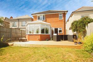 Picture #1 of Property #1245484341 in Gresham Road, Bournemouth BH9 1QR