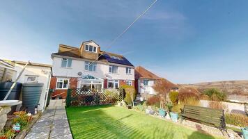 Picture #0 of Property #1247033541 in Hillsea Road, Swanage BH19 2QL