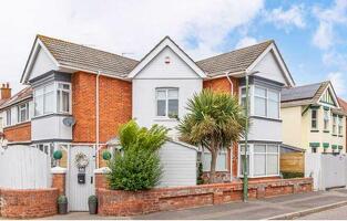Picture #0 of Property #1253565441 in Arnewood Road, Bournemouth BH6 5DN