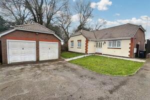 Picture #0 of Property #1257509541 in Verwood BH31 7BS