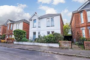 Picture #13 of Property #1265539641 in Belvedere Road, Bournemouth BH3 7LA