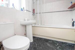 Picture #8 of Property #1269732741 in Totton SO40 3BL
