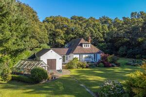 Picture #0 of Property #1272666441 in  Hightown Hill, Ringwood BH24 3HG