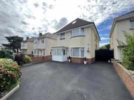 Picture #0 of Property #1283717541 in Milestone Road, Oakdale , Poole BH15 3DS