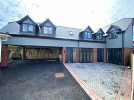 Picture #0 of Property #1288396431 in West Street, Ringwood BH24 1DY