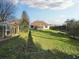 Picture #1 of Property #128970868 in Parkstone Heights, Lower Parkstone, Poole BH14 0QE