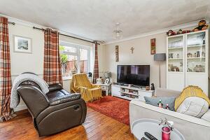Picture #1 of Property #1294296231 in Wildburn Close, Calmore, Southampton SO40 2SG