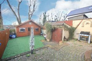 Picture #13 of Property #1296501441 in Lincoln Road, Parkstone, Poole BH12 2HU