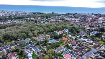Picture #27 of Property #129916768 in Elphinstone Road, Highcliffe, Christchurch BH23 5LL