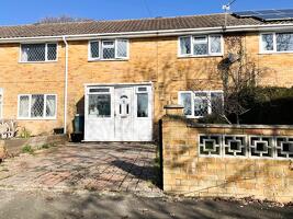 Picture #0 of Property #1299367131 in Trenley Close, Southampton SO45 2HN