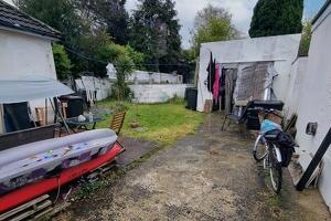 Picture #7 of Property #1304163741 in Hurn Road, Christchurch BH23 2RJ