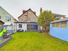 Picture #8 of Property #1304377641 in Heatherlea Road, Southbourne, Bournemouth BH6 3HN
