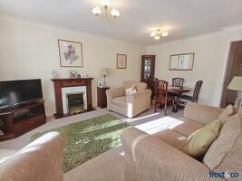 Picture #1 of Property #1310952141 in Doulton Gardens, Whitecliff, Poole BH14 8RG