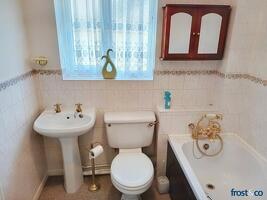Picture #7 of Property #1310952141 in Doulton Gardens, Whitecliff, Poole BH14 8RG