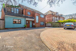 Picture #0 of Property #1312436241 in Stourwood Avenue, Southbourne, Bournemouth BH6 3PN