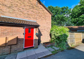 Picture #0 of Property #1316144631 in Alfred Close, West Totton SO40 8TD