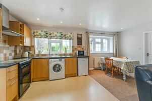 Picture #16 of Property #1318821741 in Lyndhurst Road, Ashurst, Southampton SO40 7BE