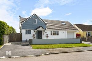 Picture #26 of Property #1320105831 in Highfield Road, Corfe Mullen BH21 3PG