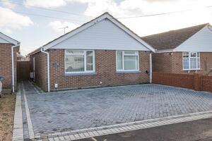 Picture #0 of Property #1321011741 in Totton SO40 3JN