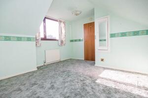 Picture #9 of Property #1327587621 in Eling SO40 9GS