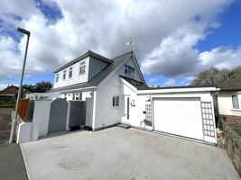 Picture #0 of Property #1330366641 in Pound Lane, Oakdale, Poole BH15 3RS