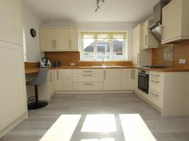 Picture #11 of Property #1330366641 in Pound Lane, Oakdale, Poole BH15 3RS