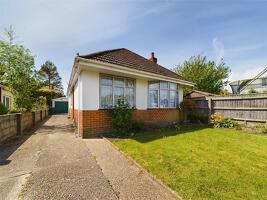 Picture #0 of Property #1330995741 in Endfield Road, Christchurch BH23 2HS