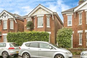 Picture #0 of Property #1335271341 in Muscliffe Road, Bournemouth BH9 1QA