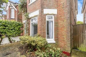 Picture #14 of Property #1335271341 in Muscliffe Road, Bournemouth BH9 1QA