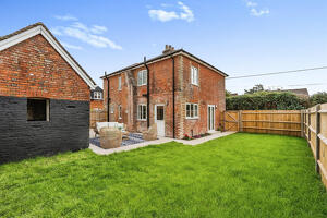 Picture #8 of Property #1335635931 in Cooks Lane, Calmore, Southampton SO40 2RU