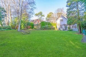 Picture #3 of Property #1336713441 in The Avenue, Branksome Park BH13 6HE