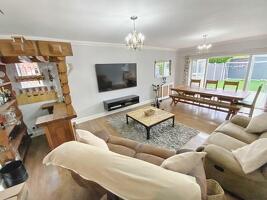 Picture #5 of Property #1339509831 in Christchurch BH23 2JT