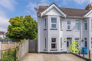 Picture #0 of Property #1342647531 in Courthill Road, Poole BH14 9HJ