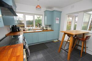 Picture #5 of Property #1353624441 in Franklin Road, Bournemouth BH9 3AY