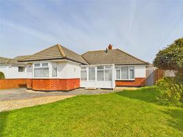 Picture #0 of Property #1353733641 in Thornbury Road, Bournemouth BH6 4HU