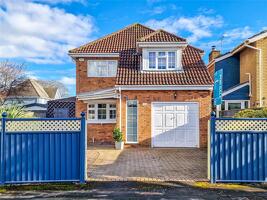 Picture #0 of Property #1362321141 in Heath Road, Walkford, Christchurch BH23 5RH