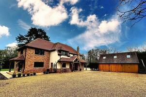 Picture #0 of Property #1362373641 in Hightown, Ringwood BH24 3HG